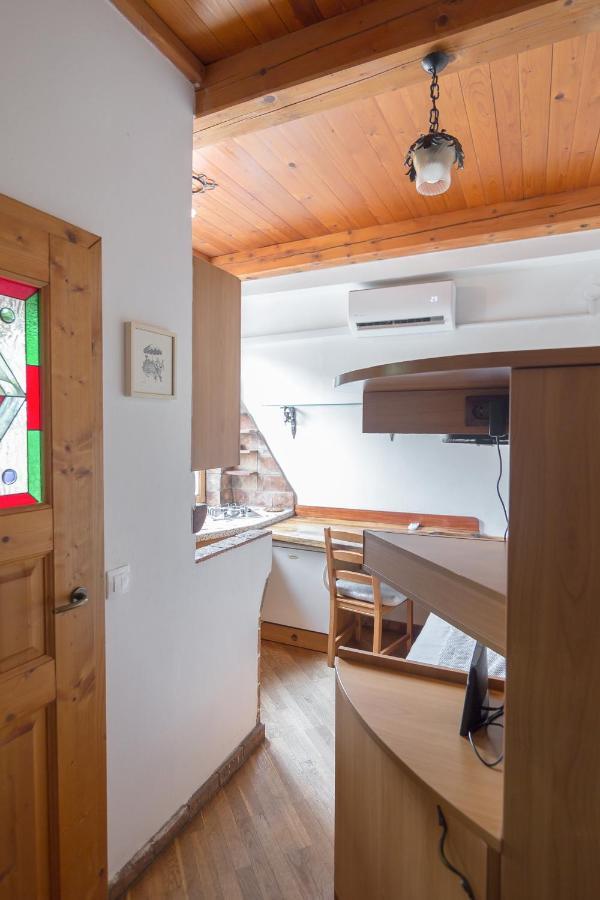 Cozy, Bright And Affordable Single Studio - Free Parking 卢布尔雅那 外观 照片